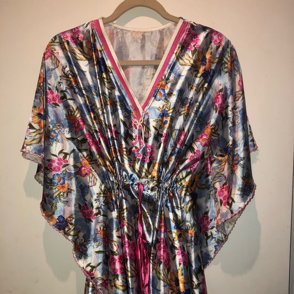 Satin long lounge one size (XL) gown